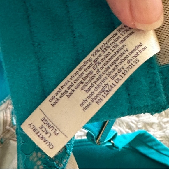 Cacique Quarterly Lace Plunge Bra 42C Underwire Padded Adjustable Strap Teal - Picture 7 of 8